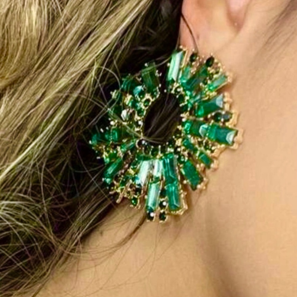 *LAST PAIR* Gold Green rhinestone decor earrings - Picture 4 of 5
